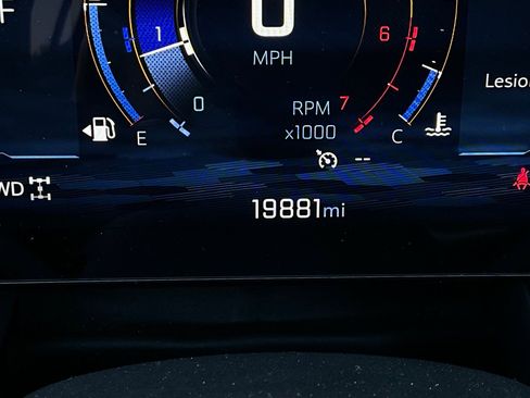 Used 2025 Chevrolet Equinox LT image 37