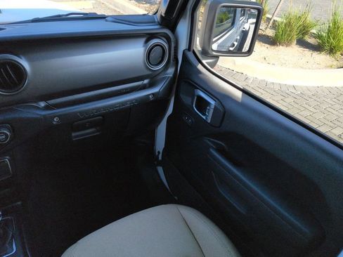 Used 2021 Jeep Wrangler Unlimited Sport AWD/4WD image 16