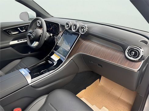 New 2026 Mercedes-Benz GLC 300 4MATIC image 25