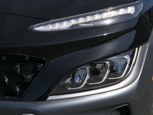 Certified 2023 Hyundai Kona Limited image 9