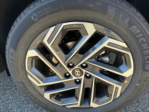 New 2026 Hyundai Tucson Limited image 6