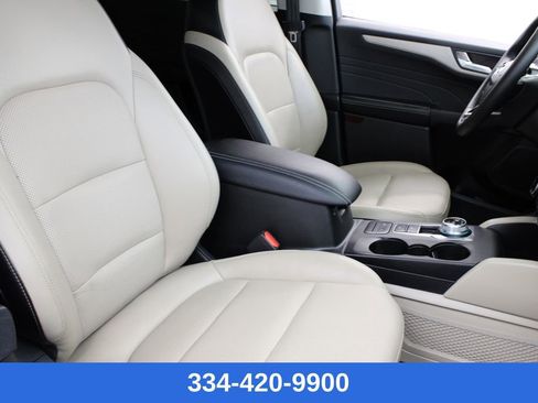 Used 2022 Ford Escape SEL w/ Class II Trailer Tow Package image 22