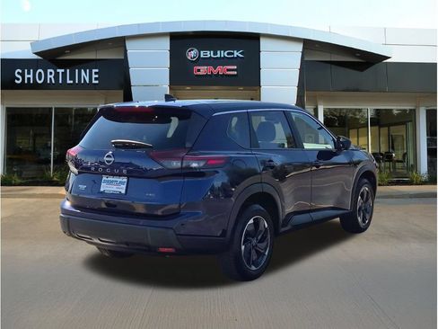 Used 2025 Nissan Rogue SV AWD/4WD image 3