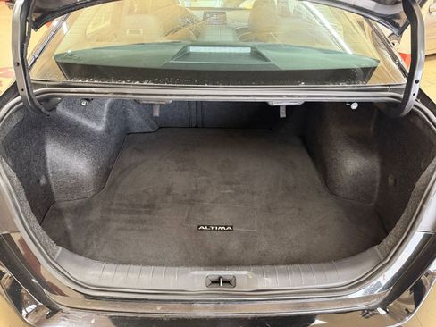 Used 2025 Nissan Altima 2.5 SR FWD image 31