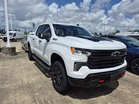 Used 2026 Chevrolet Silverado 1500 LT Trail Boss w/ LT Trail Boss Premium Package AWD/4WD image 2