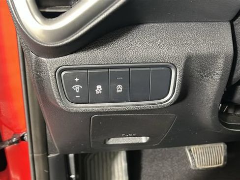Used 2024 Kia Soul LX w/ Option Group 015 FWD image 19