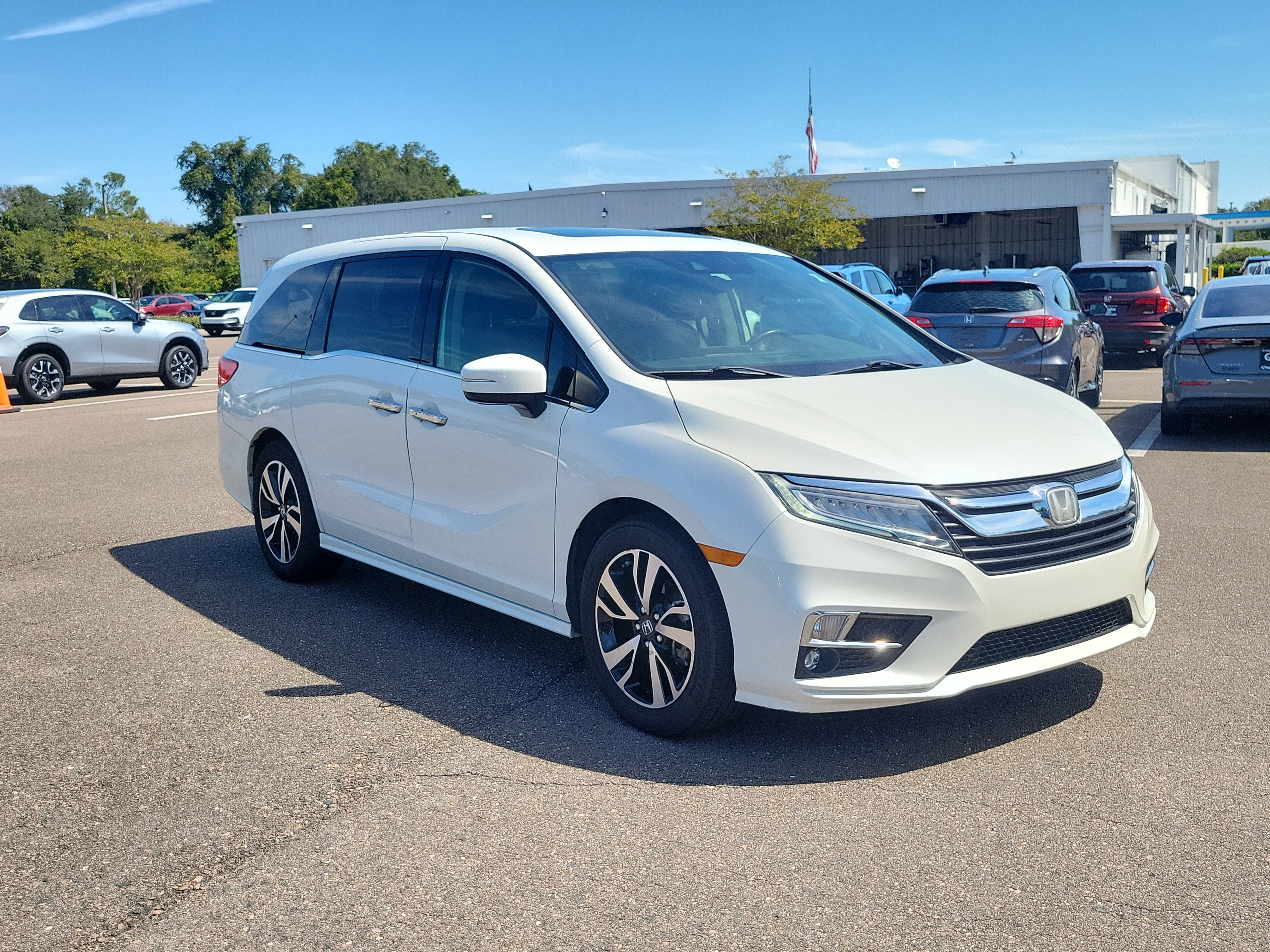Used 2018 Honda Odyssey Elite image 7