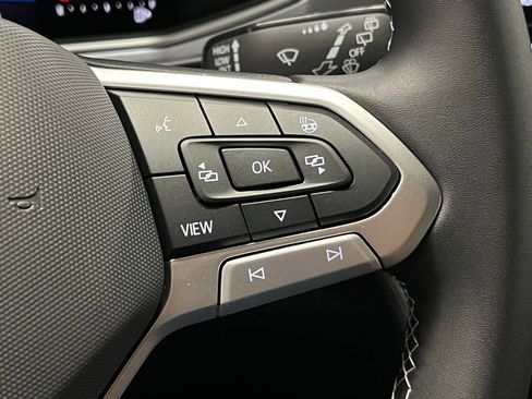 New 2025 Volkswagen Taos SE image 26