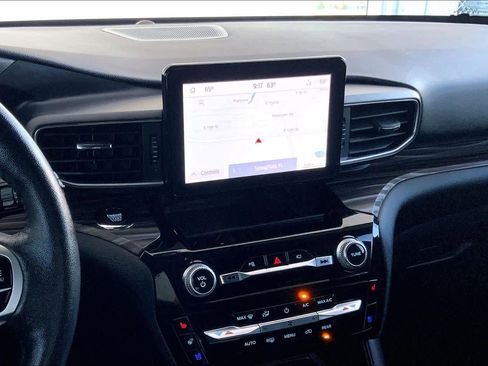 Used 2022 Ford Explorer Limited w/ Equipment Group 301A image 6