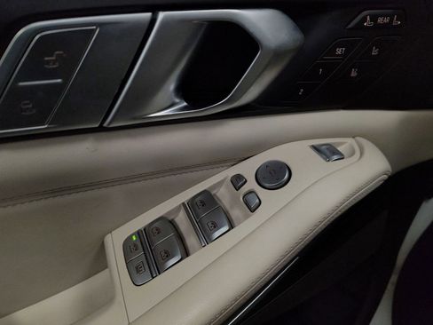 Used 2020 BMW X7 xDrive40i w/ Executive Package image 10