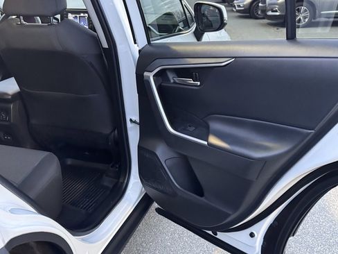 Used 2022 Toyota RAV4 XLE image 15