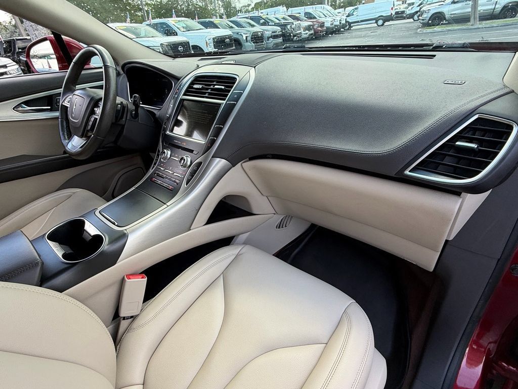 Used 2019 Lincoln Nautilus FWD image 18