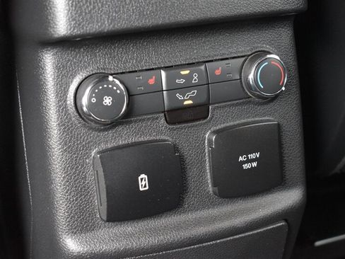 Used 2018 Ford Explorer Platinum AWD/4WD image 30