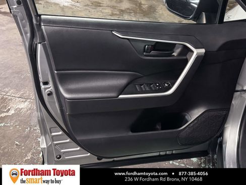 Used 2023 Toyota RAV4 LE AWD/4WD image 12