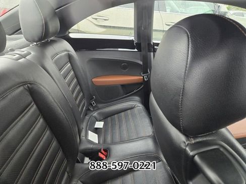 Used 2016 Volkswagen Beetle 1.8T Classic FWD image 8