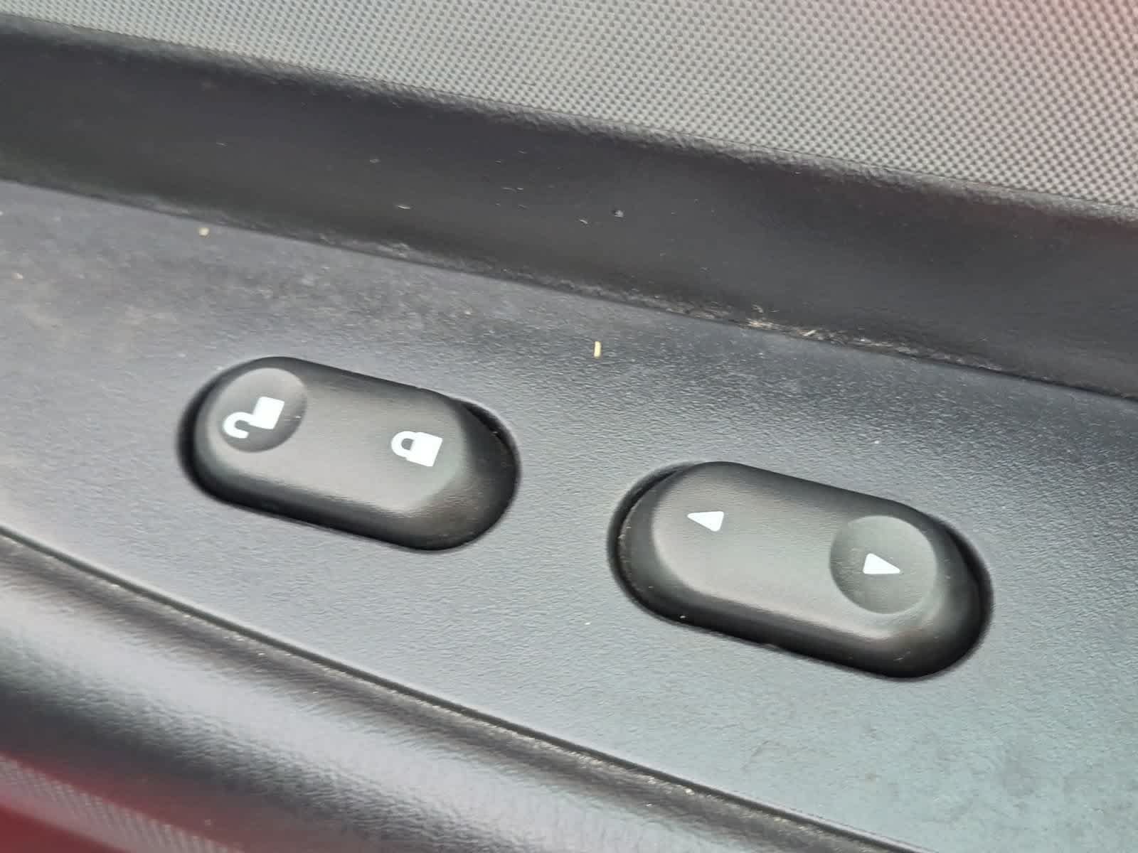 Used 2005 Ford Thunderbird RWD image 19