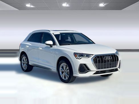 Certified 2025 Audi Q3 2.0T Premium w/ Convenience Package image 7