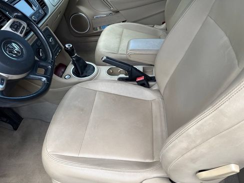 Used 2014 Volkswagen Beetle TDI FWD image 8