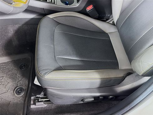 Used 2024 Subaru Crosstrek 2.5i Wilderness w/ Crosstrek Mirror Package image 21