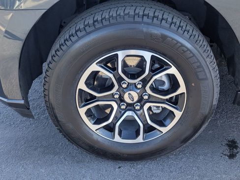 Used 2024 Ford Expedition XLT AWD/4WD image 13