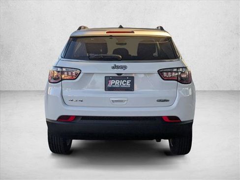 Used 2022 Jeep Compass Latitude w/ Sun and Sound Group image 7