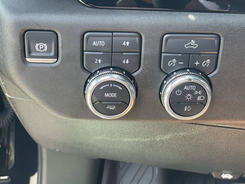 Used 2026 GMC Sierra 1500 Elevation AWD/4WD image 19