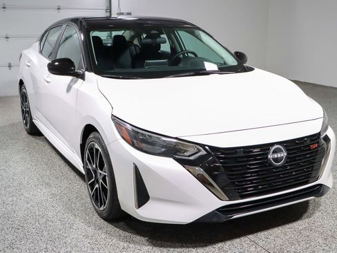 Used 2025 Nissan Sentra SR image 5