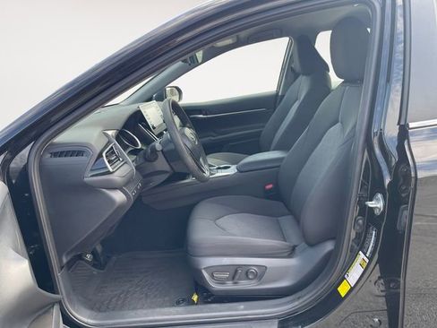 Used 2023 Toyota Camry LE image 9