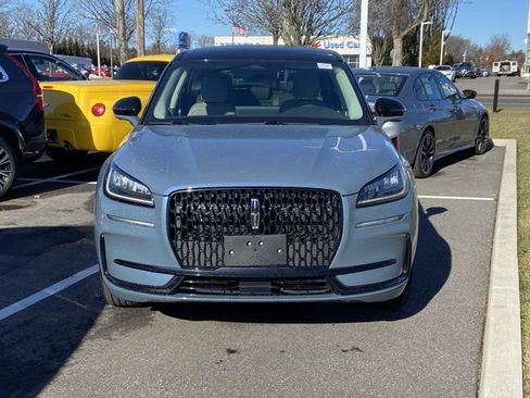 Used 2023 Lincoln Corsair AWD w/ Equipment Group 101A image 2