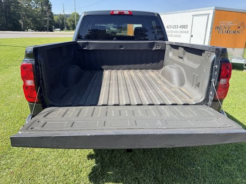 Used 2018 Chevrolet Silverado 1500 LT w/ All Star Edition AWD/4WD image 11