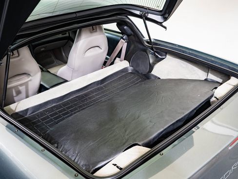 Used 2004 Chevrolet Corvette Coupe w/ Roof Package image 21