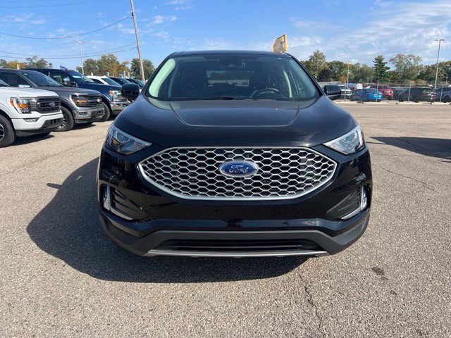 Certified 2024 Ford Edge SEL w/ Convenience Package AWD/4WD image 2