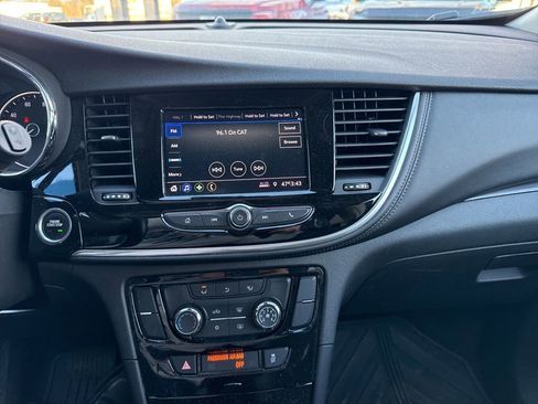 Used 2022 Buick Encore Preferred w/ Safety Package image 35