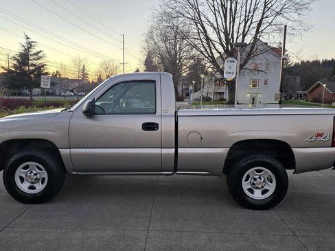 Used 2001 Chevrolet Silverado 1500 4x4 Regular Cab w/ Firm Ride Suspension Pkg image 8