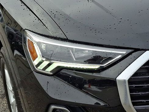 Certified 2025 Audi Q3 2.0T Premium Plus w/ Premium Plus Package image 9