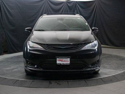 Used 2019 Chrysler Pacifica Limited w/ Advanced Safetytec Group image 4