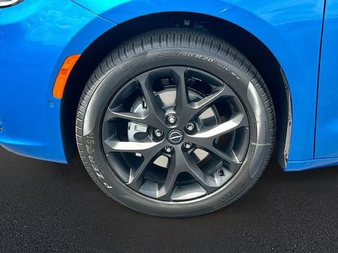 New 2026 Chrysler Pacifica Select FWD image 19