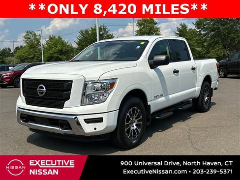 Certified 2024 Nissan Titan SV w/ SV Convenience Package image 5