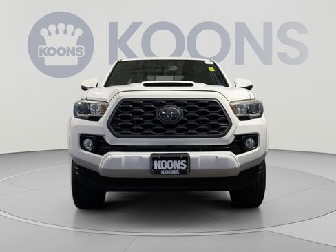 Used 2020 Toyota Tacoma TRD Sport AWD/4WD image 11