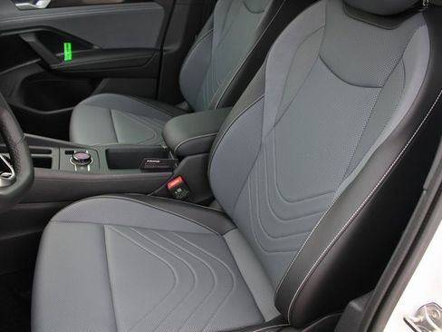 New 2025 Volkswagen Tiguan SE R-Line image 6