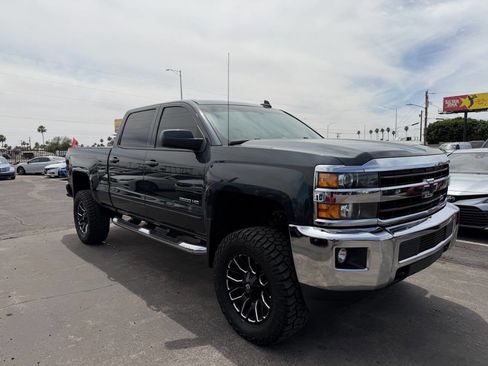Used 2018 Chevrolet Silverado 2500 LT w/ LT Convenience Package AWD/4WD image 13