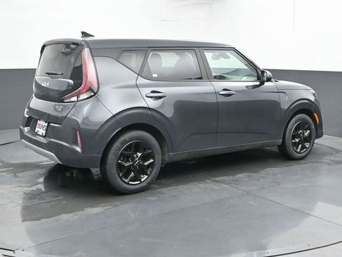 Used 2025 Kia Soul LX w/ LX Technology Package FWD image 10
