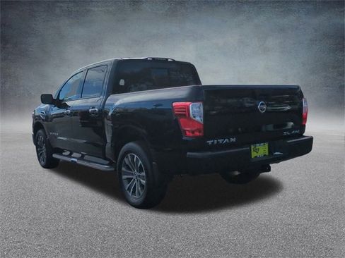 Used 2017 Nissan Titan SL image 7