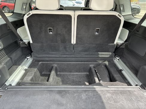 Used 2023 Rivian R1S Adventure AWD/4WD image 25
