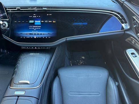 Used 2025 Mercedes-Benz E 53 AMG e 4MATIC Sedan image 31