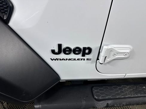 Used 2024 Jeep Wrangler Sport S image 10