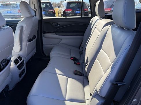 Used 2019 Honda Pilot Touring image 14