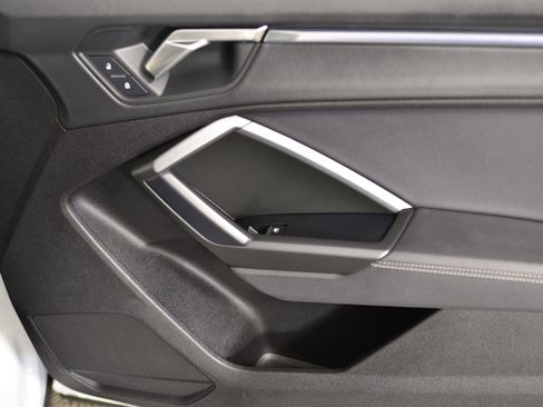 Used 2023 Audi Q3 2.0T Premium Plus image 9