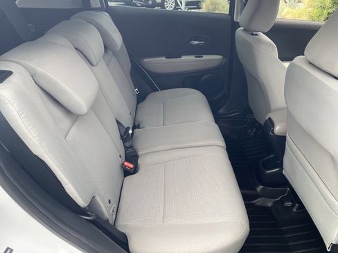Used 2019 Honda HR-V LX image 13