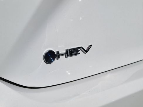 Used 2025 Toyota Camry SE image 20